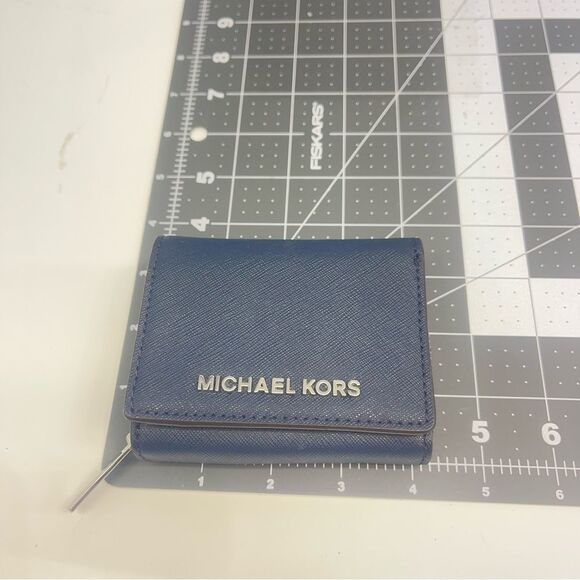 Michael Kors Trifold Wallet Navy - Picture 8 of 8